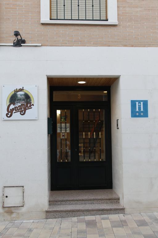 Hostal La Granja Yunquera de Henares Exterior photo