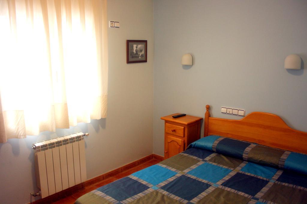 Hostal La Granja Yunquera de Henares Exterior photo
