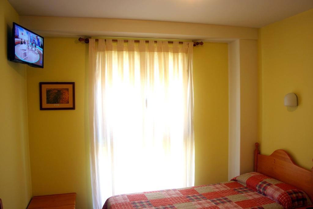 Hostal La Granja Yunquera de Henares Exterior photo